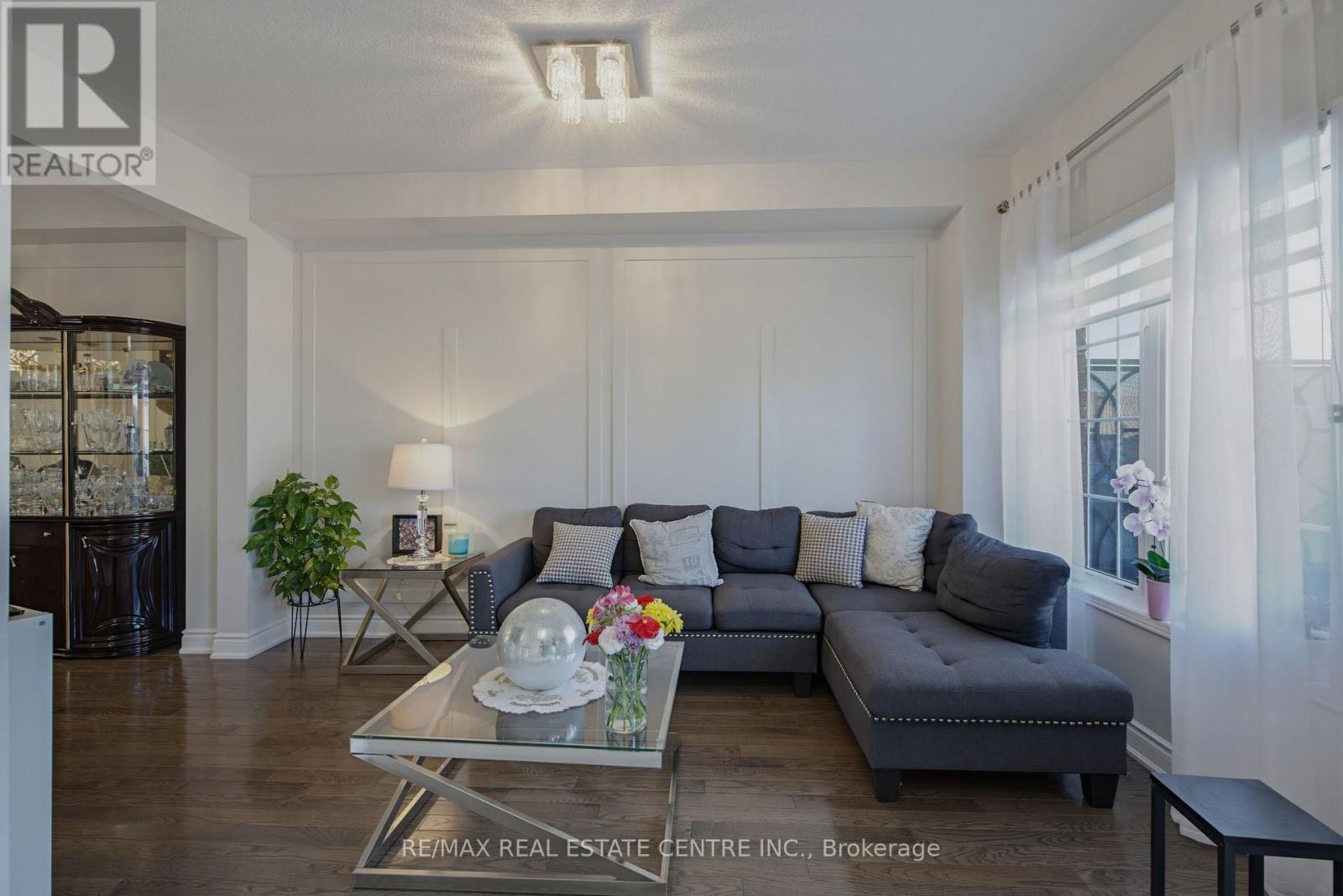 16 Gulfbrook Circle, Brampton, Ontario  L6Z 0G4 - Photo 9 - W13721750