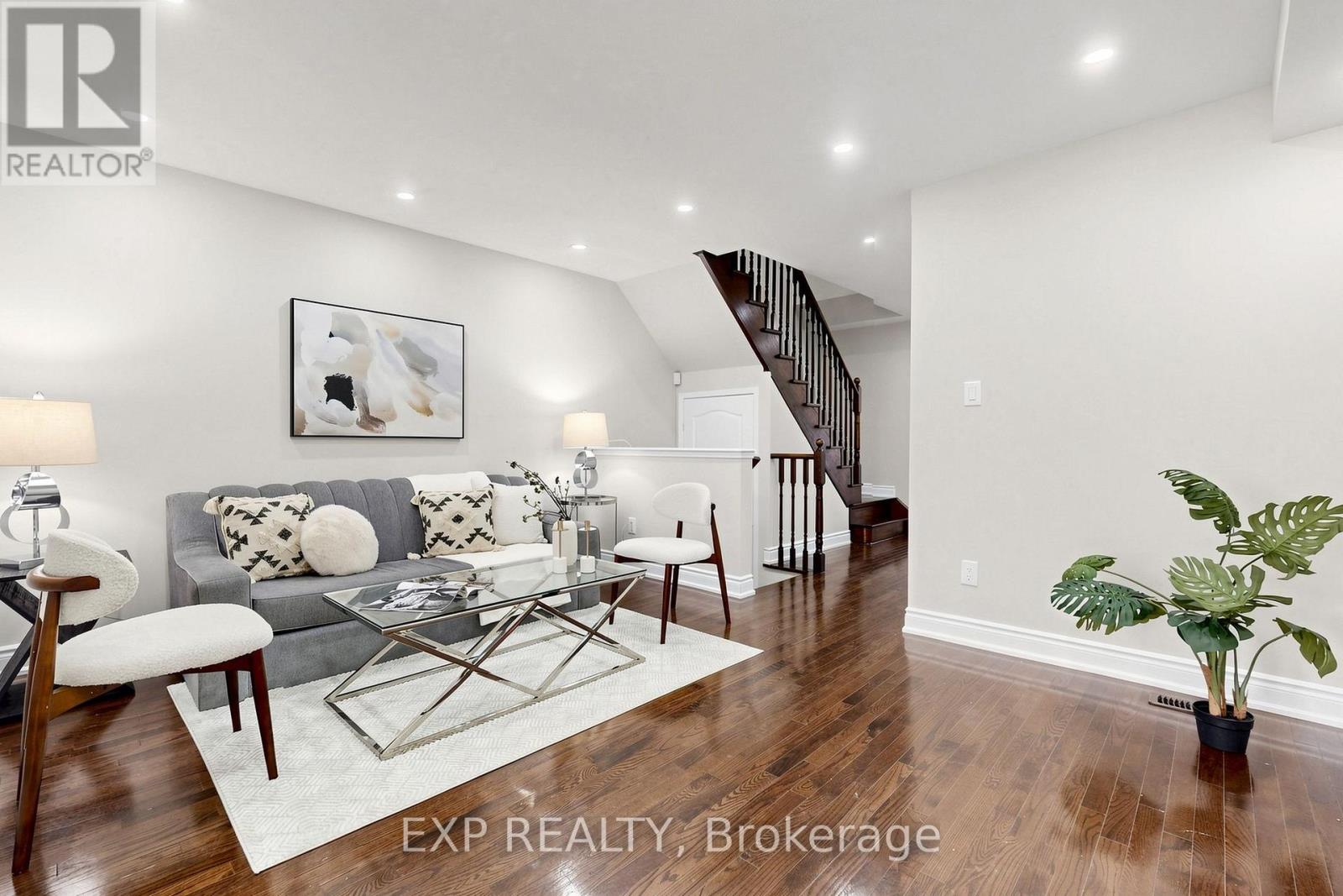 61 Spicebush Terrace, Brampton, Ontario  L6X 0J4 - Photo 6 - W13721806