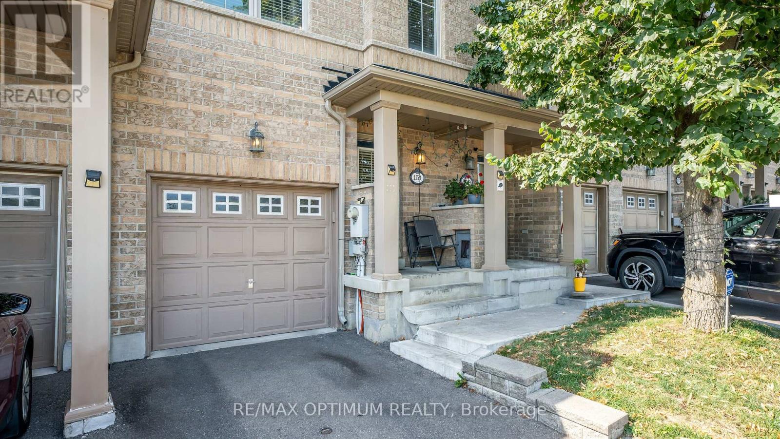 151 Cedar Lake Crescent, Brampton, Ontario  L6Y 0P9 - Photo 3 - W13721812