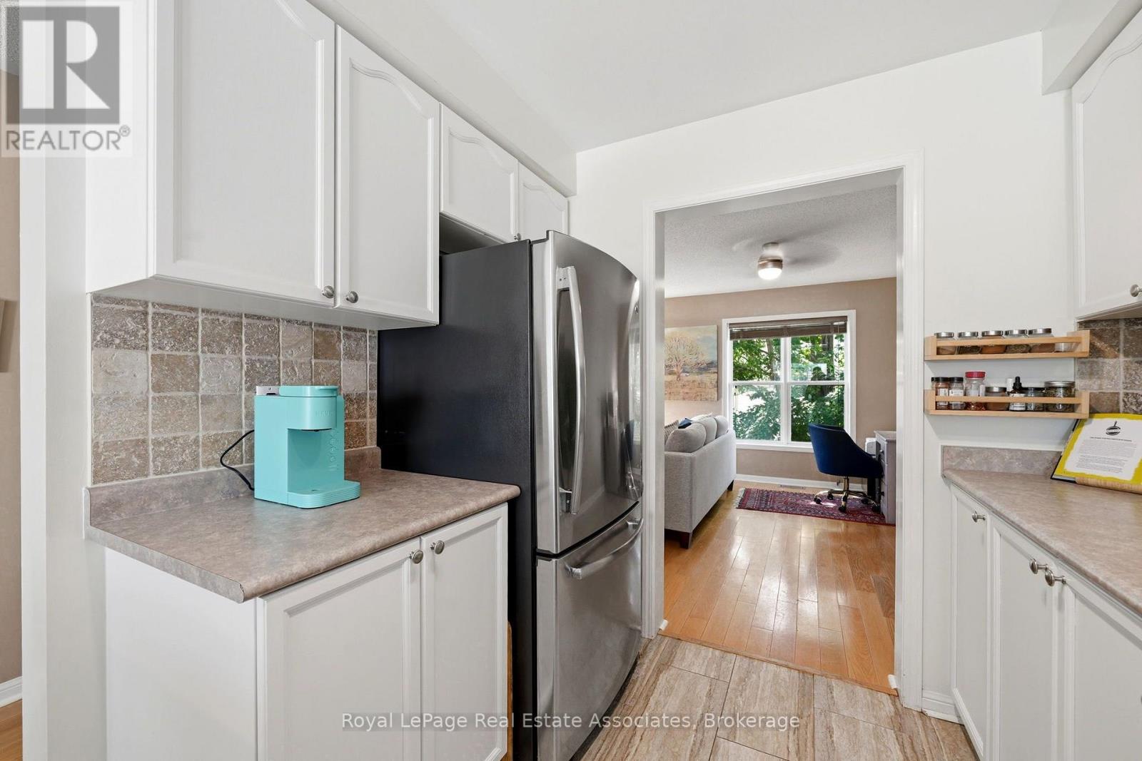 25 Seed House Lane, Halton Hills, Ontario  L7G 6K2 - Photo 7 - W13721848