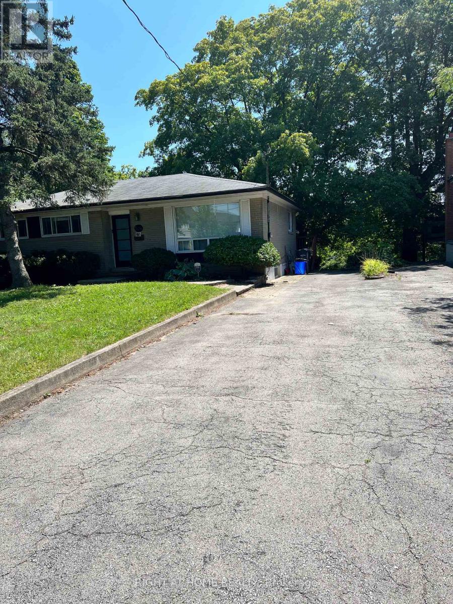 UPPER - 508 STAFFORD DRIVE, Oakville, Ontario