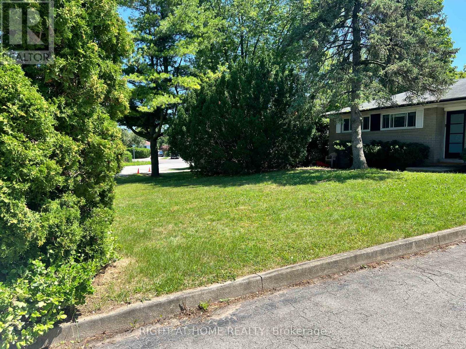 Upper - 508 Stafford Drive, Oakville, Ontario  L6L 4M5 - Photo 3 - W13721850