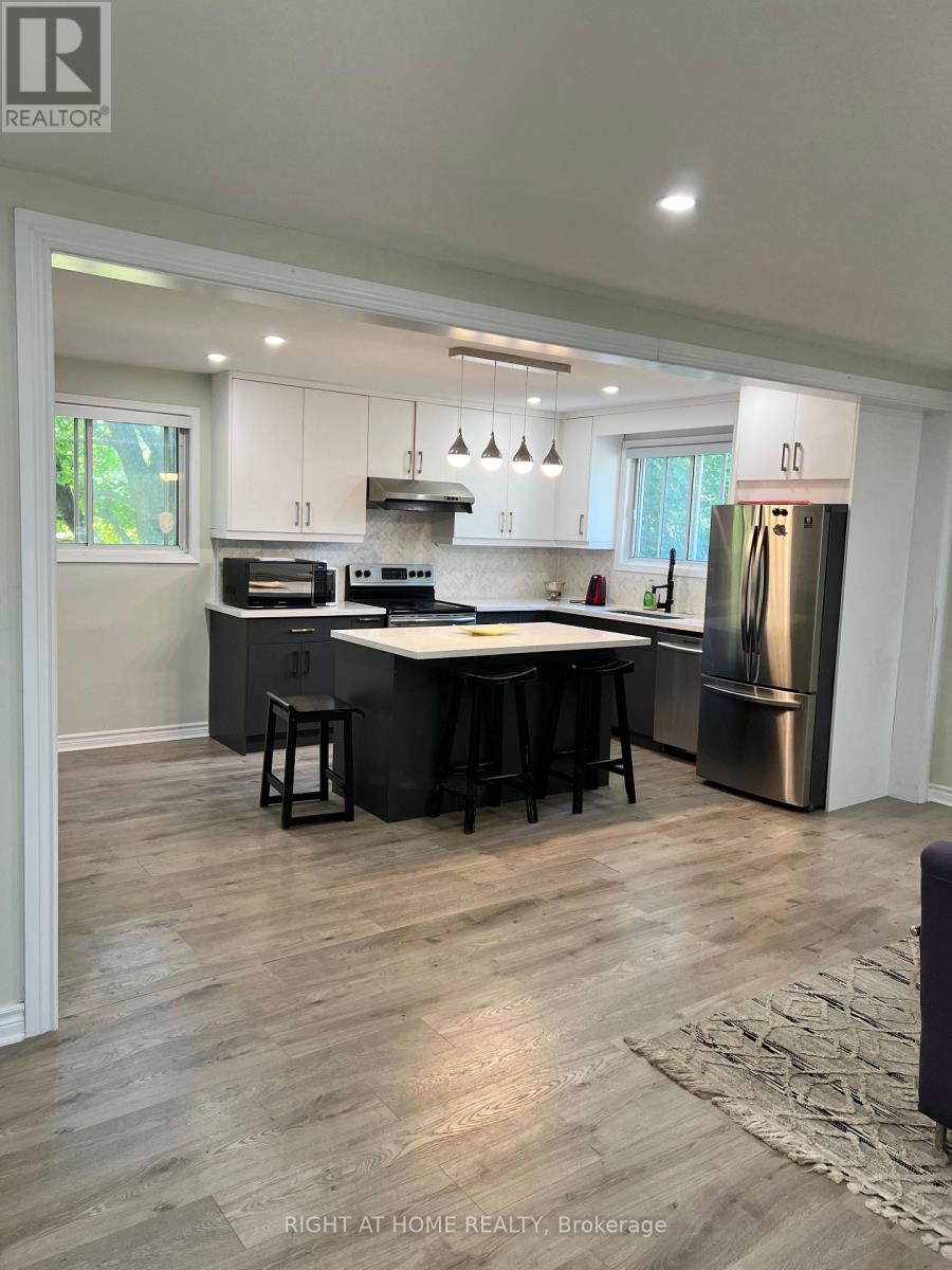 Upper - 508 Stafford Drive, Oakville, Ontario  L6L 4M5 - Photo 7 - W13721850