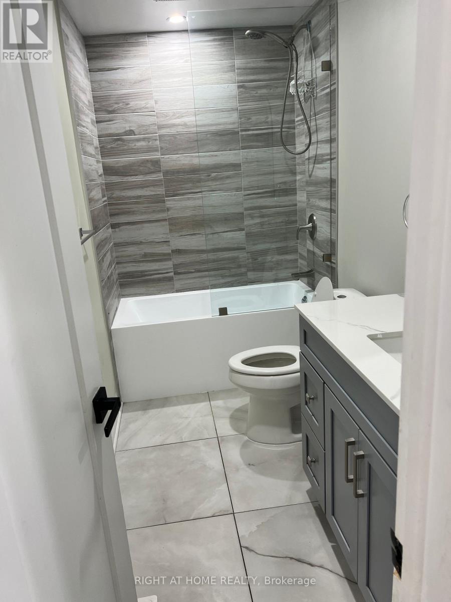 Upper - 508 Stafford Drive, Oakville, Ontario  L6L 4M5 - Photo 8 - W13721850