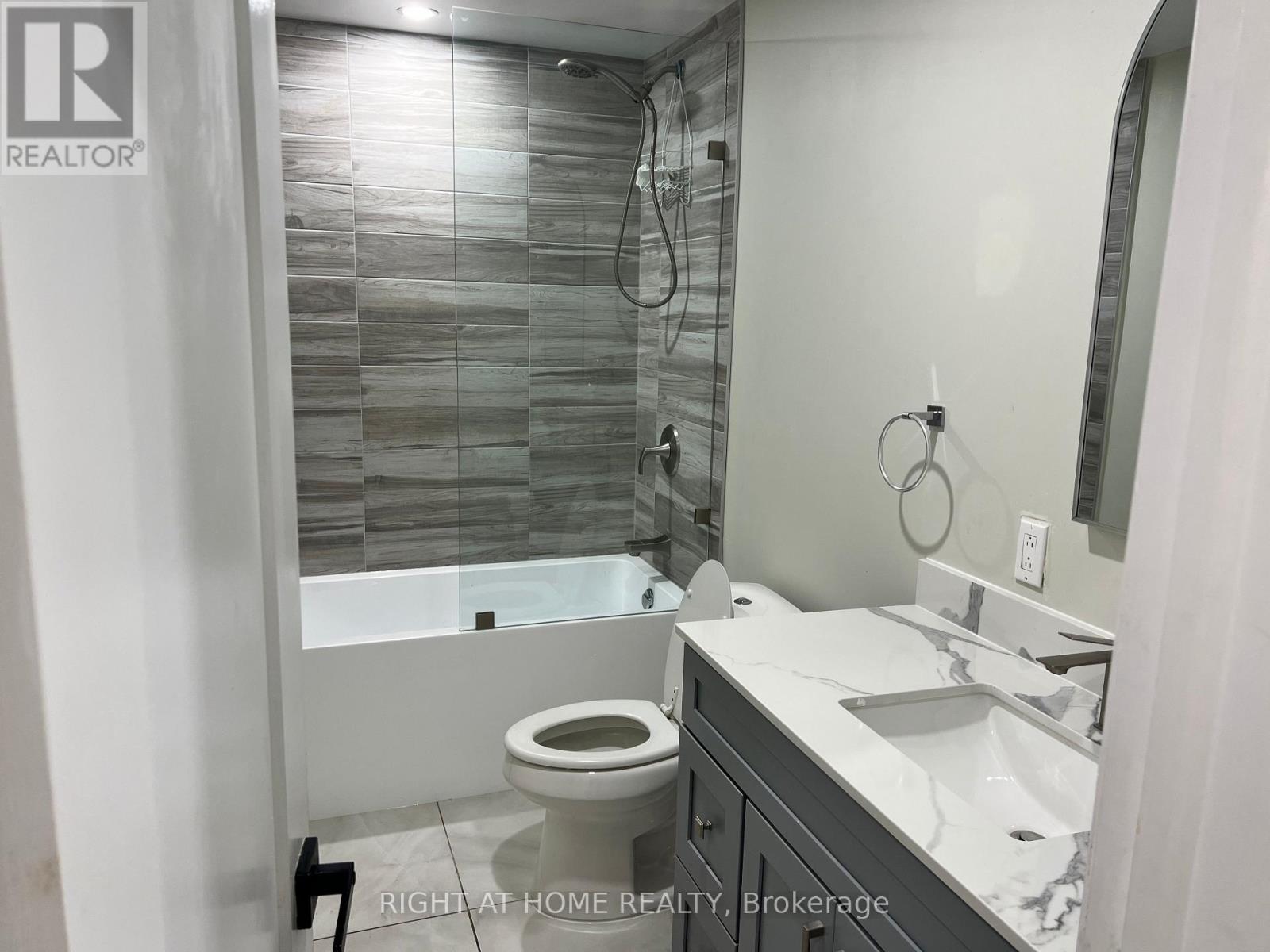 Upper - 508 Stafford Drive, Oakville, Ontario  L6L 4M5 - Photo 9 - W13721850