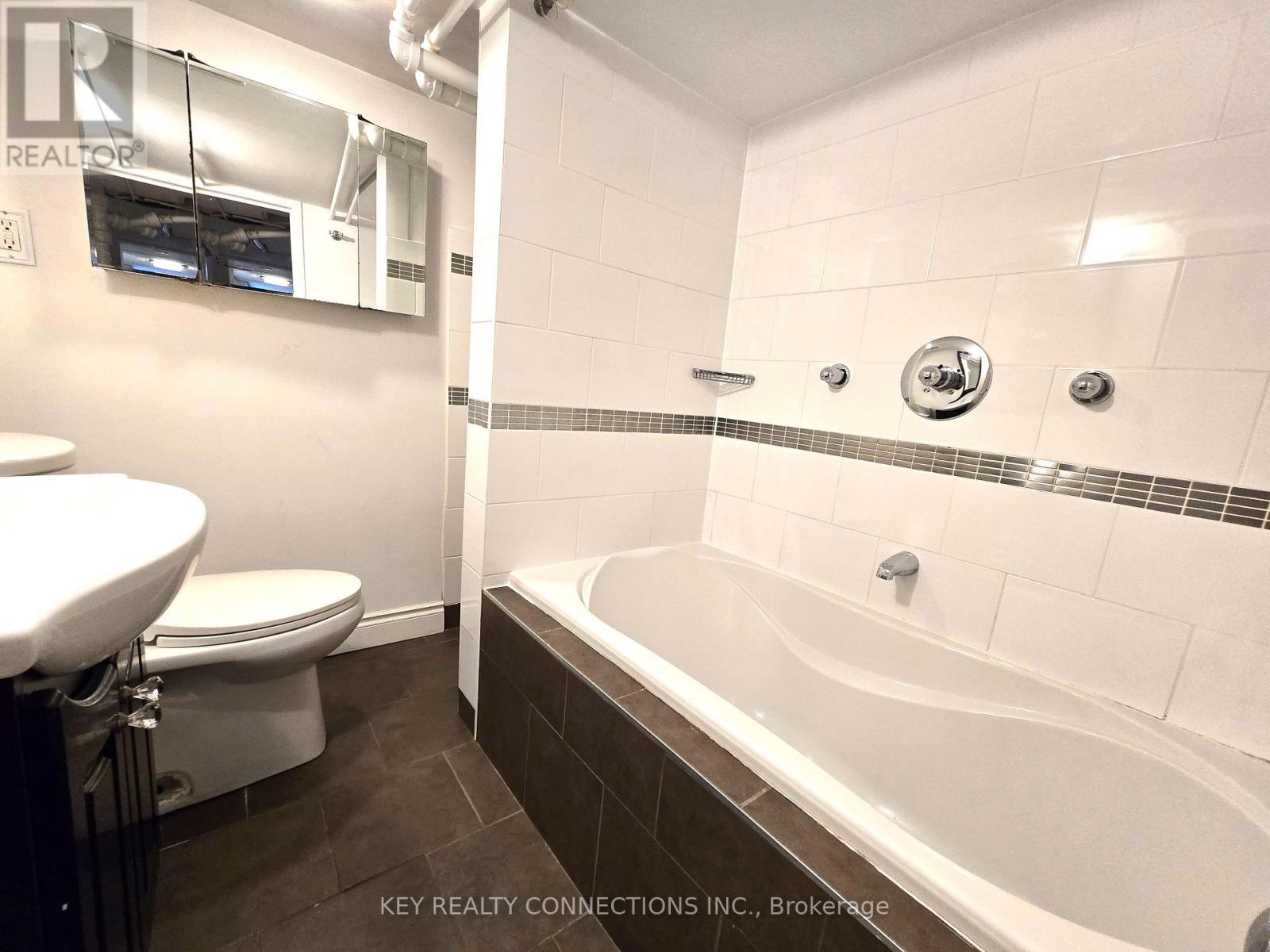 62 Royal York Road, Toronto, Ontario  M8V 2T6 - Photo 14 - W13721862