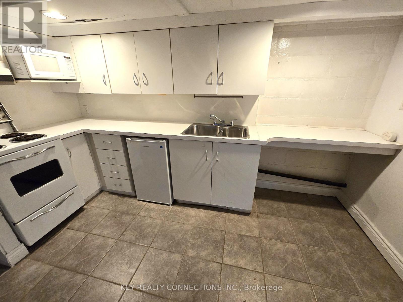 62 Royal York Road, Toronto, Ontario  M8V 2T6 - Photo 15 - W13721862