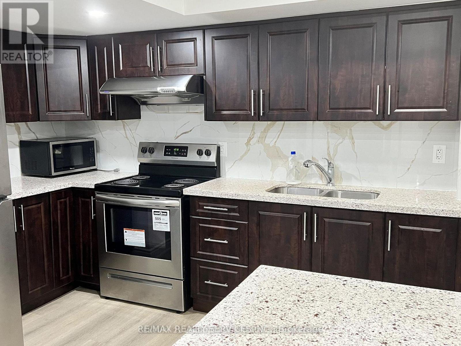 13 Frampton Road, Brampton, Ontario  L7A 4E1 - Photo 3 - W13721872