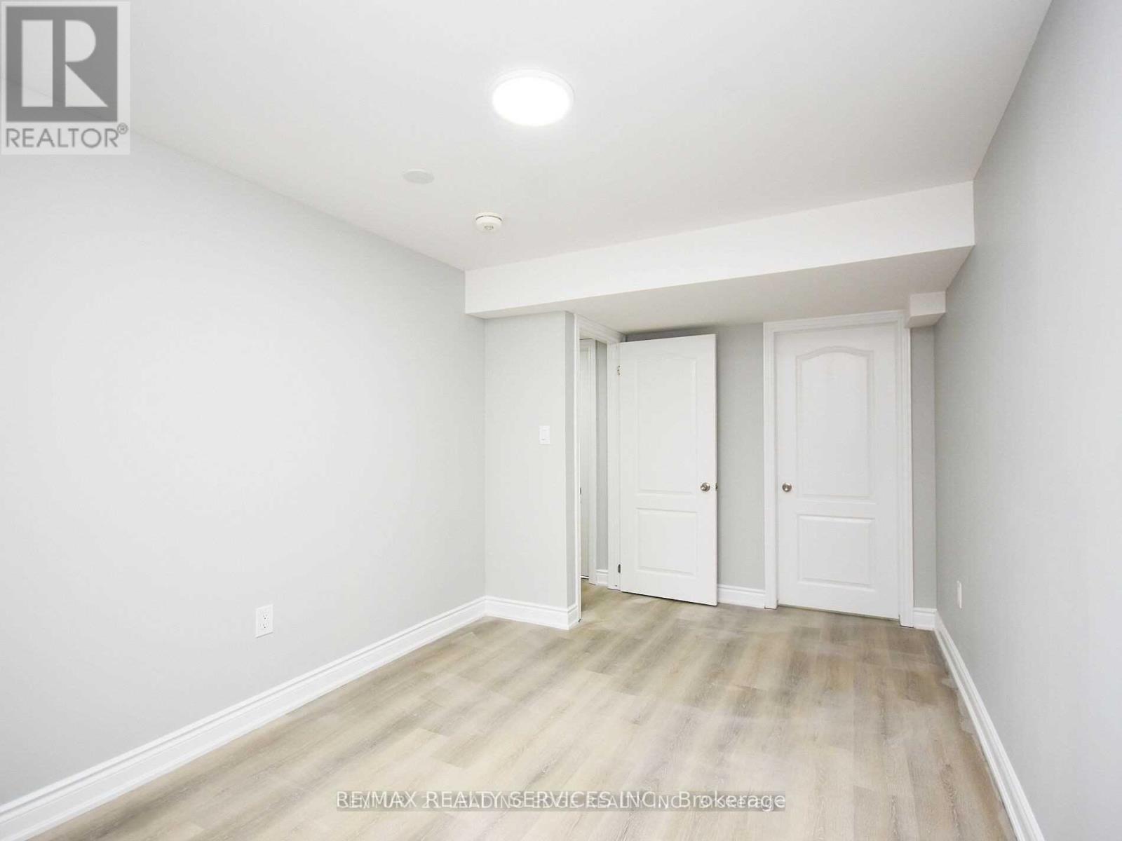 13 Frampton Road, Brampton, Ontario  L7A 4E1 - Photo 8 - W13721872