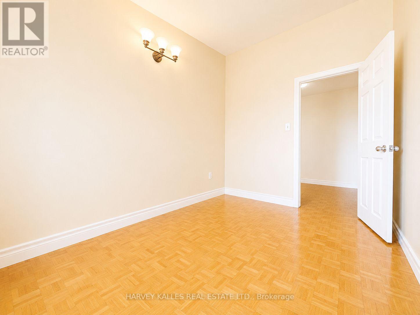 305 - 80 Blackfriar Avenue, Toronto, Ontario  M9R 3S9 - Photo 12 - W13721896