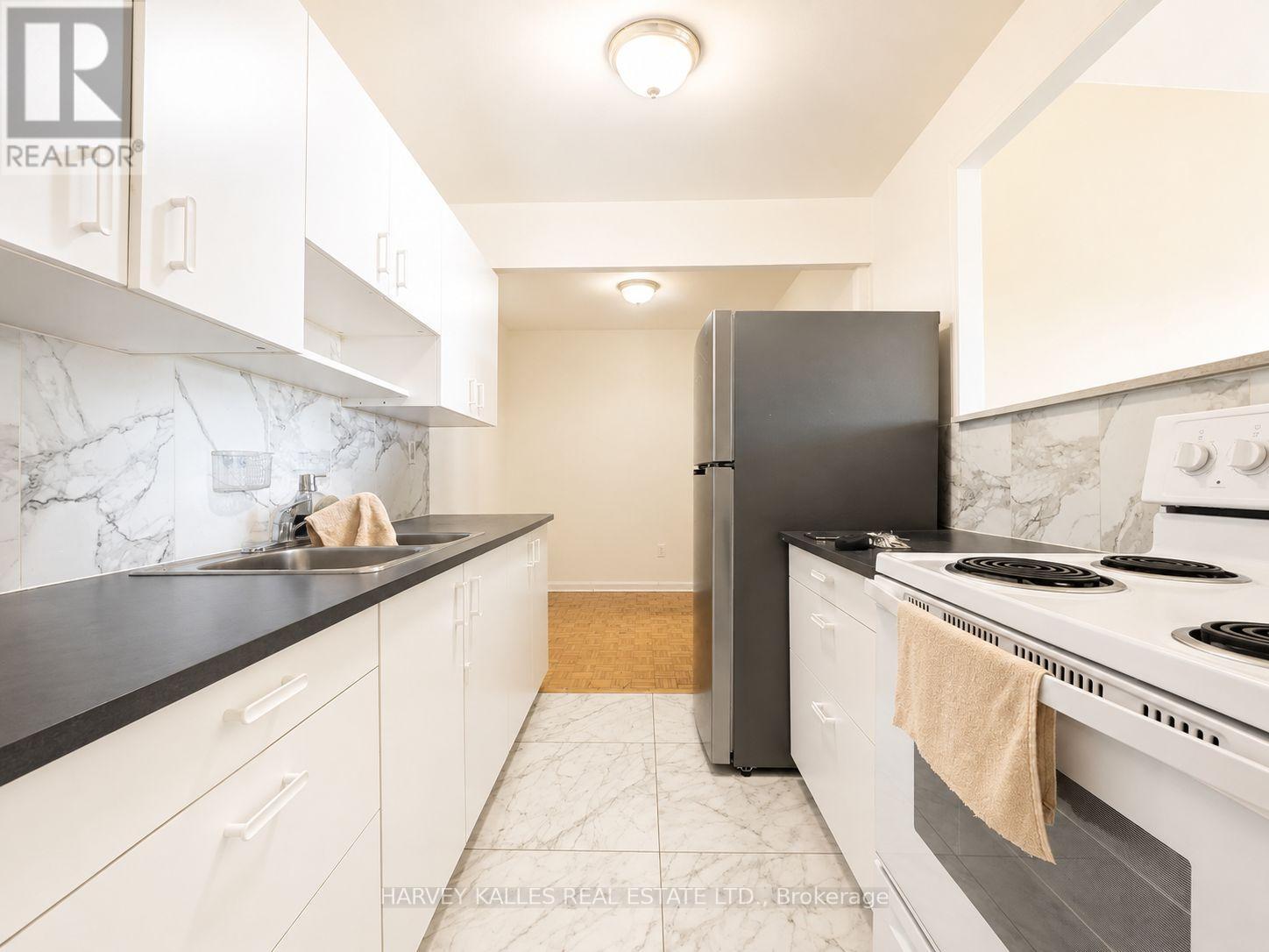 305 - 80 Blackfriar Avenue, Toronto, Ontario  M9R 3S9 - Photo 5 - W13721896