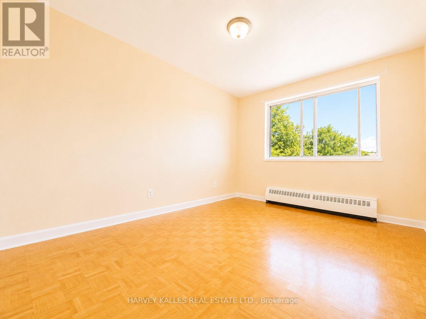 305 - 80 Blackfriar Avenue, Toronto, Ontario  M9R 3S9 - Photo 7 - W13721896