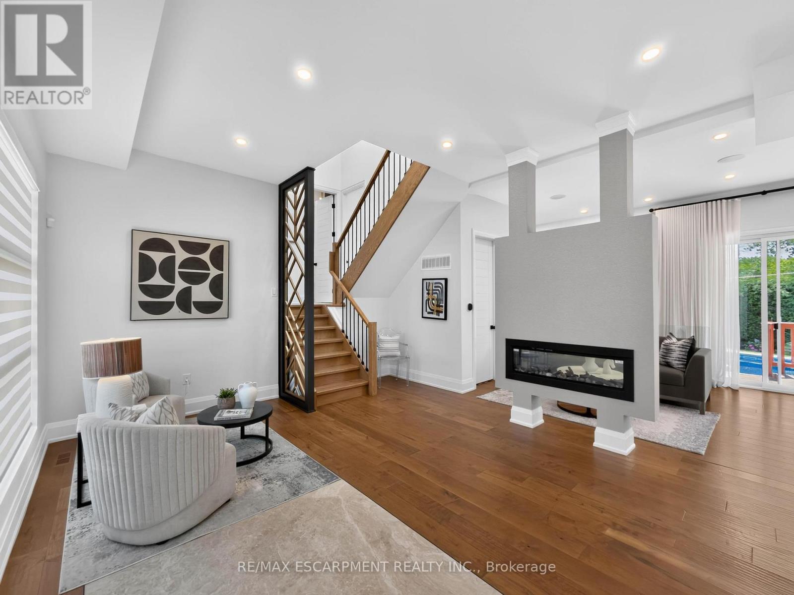 5178 Hunter Drive, Burlington, Ontario  L7L 3H8 - Photo 4 - W13606298