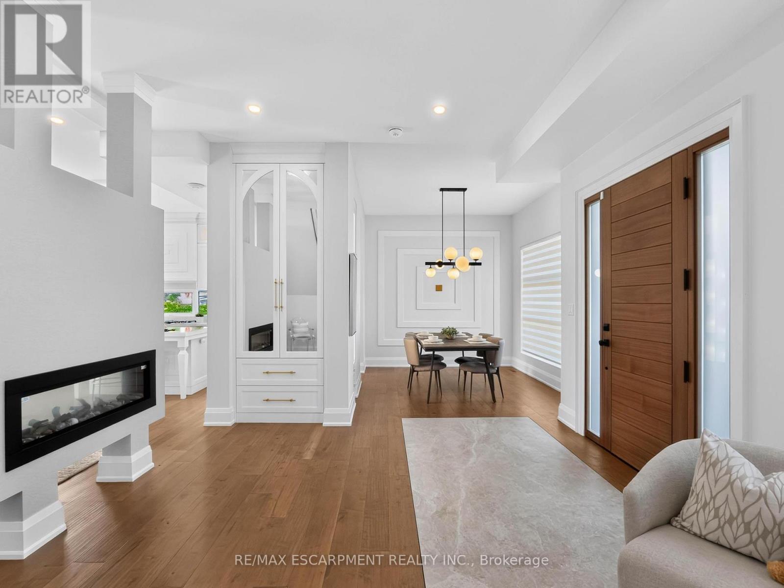 5178 Hunter Drive, Burlington, Ontario  L7L 3H8 - Photo 6 - W13606298