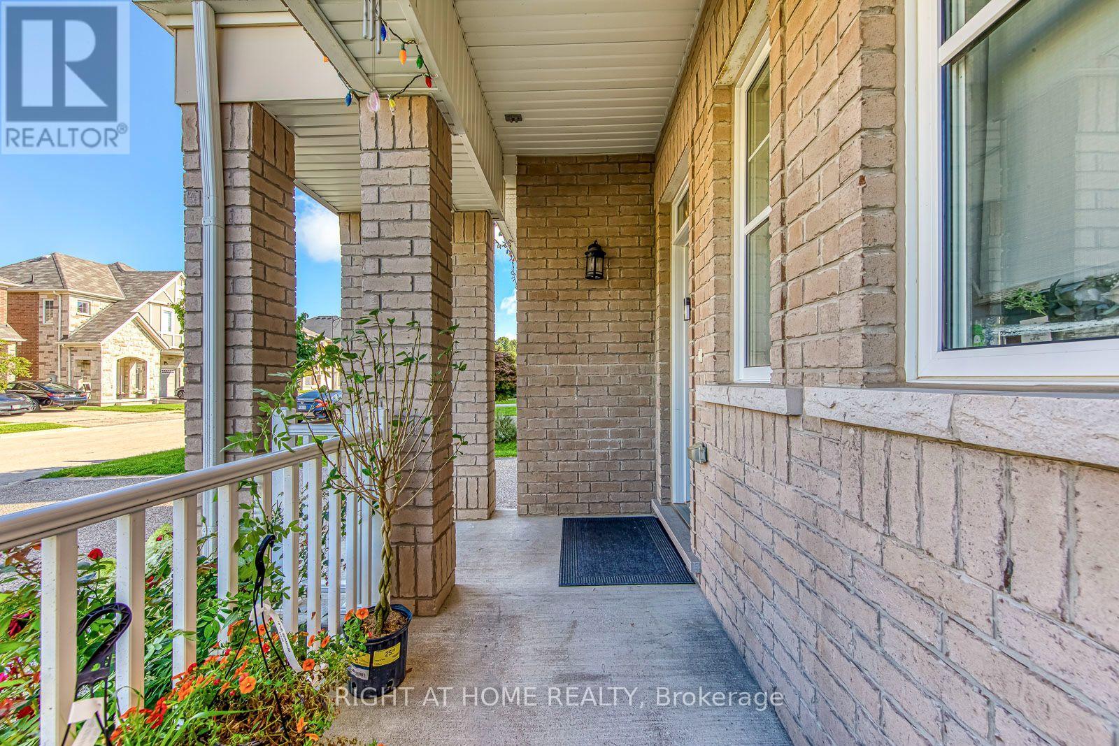 40 Stillwater Crescent, Hamilton, Ontario L8B 1V6 - Photo 3 - X13721670
