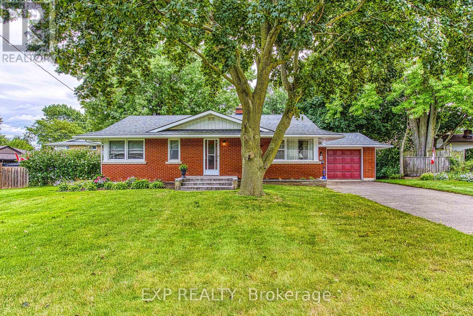 6 Cherrywood Avenue, Grimsby, Ontario  L3M 2N1 - Photo 2 - X13721798