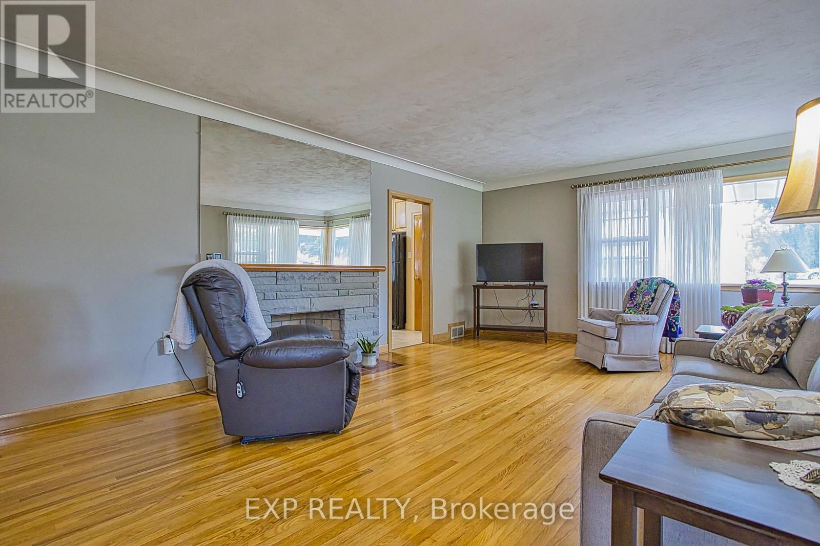 6 Cherrywood Avenue, Grimsby, Ontario  L3M 2N1 - Photo 6 - X13721798