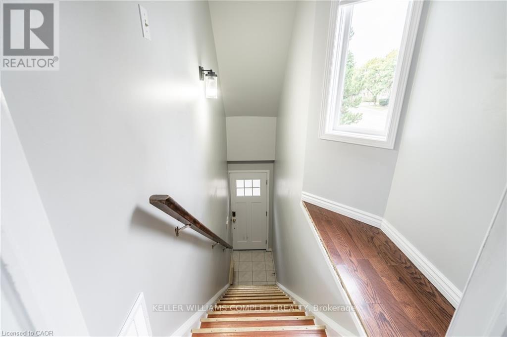 1 - 266 Limeridge Road E, Hamilton, Ontario  L9A 2S7 - Photo 3 - X13721884