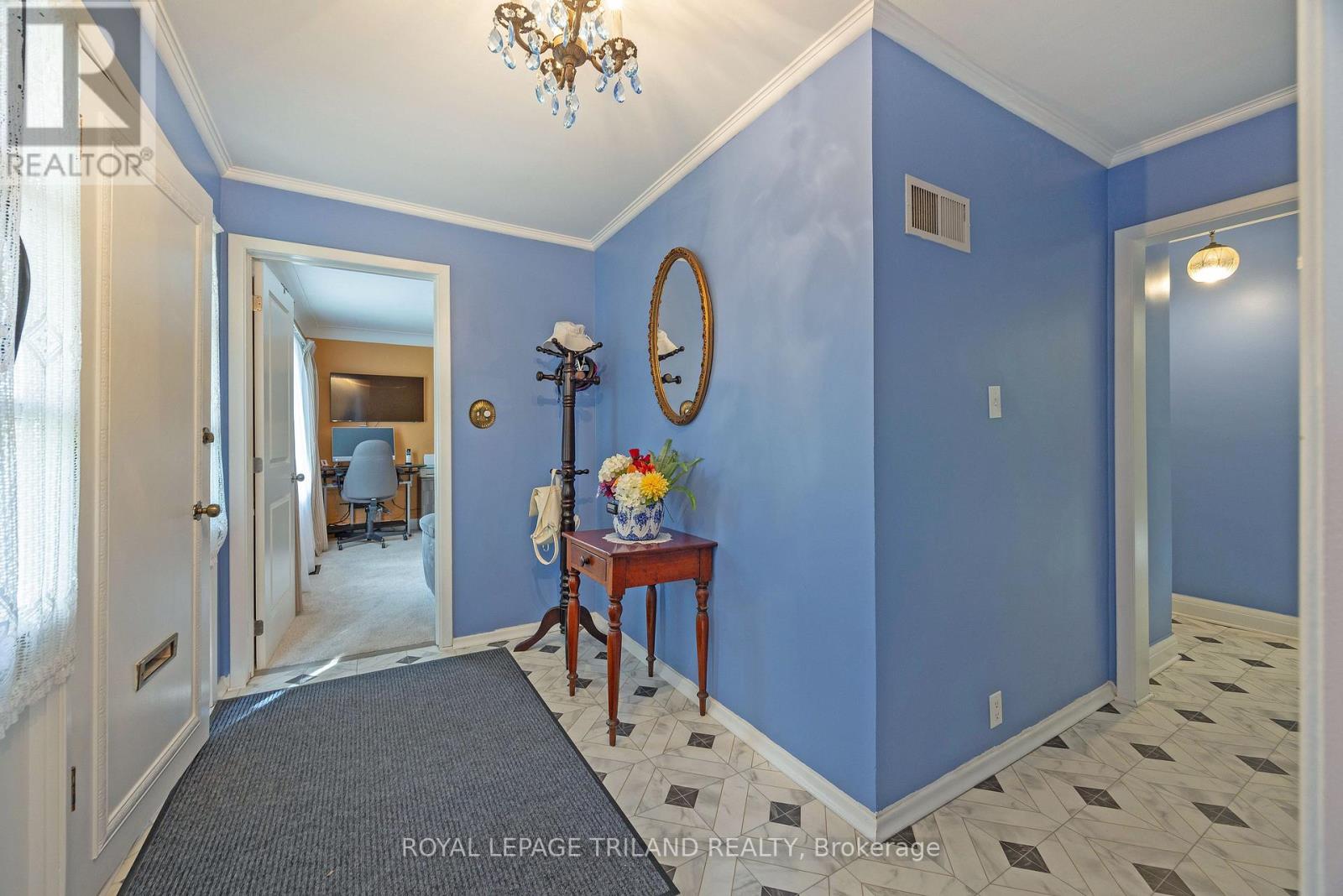 10 Regent Street, St. Thomas, Ontario  N5R 1Z8 - Photo 3 - X13721990