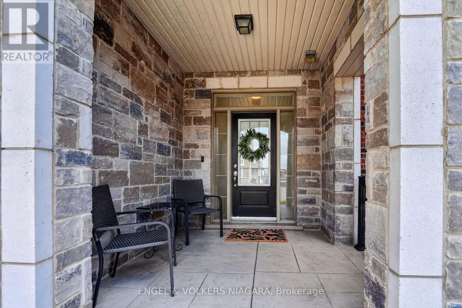 1221 Rose Way S, Milton, Ontario  L9E 1L9 - Photo 4 - W13722000