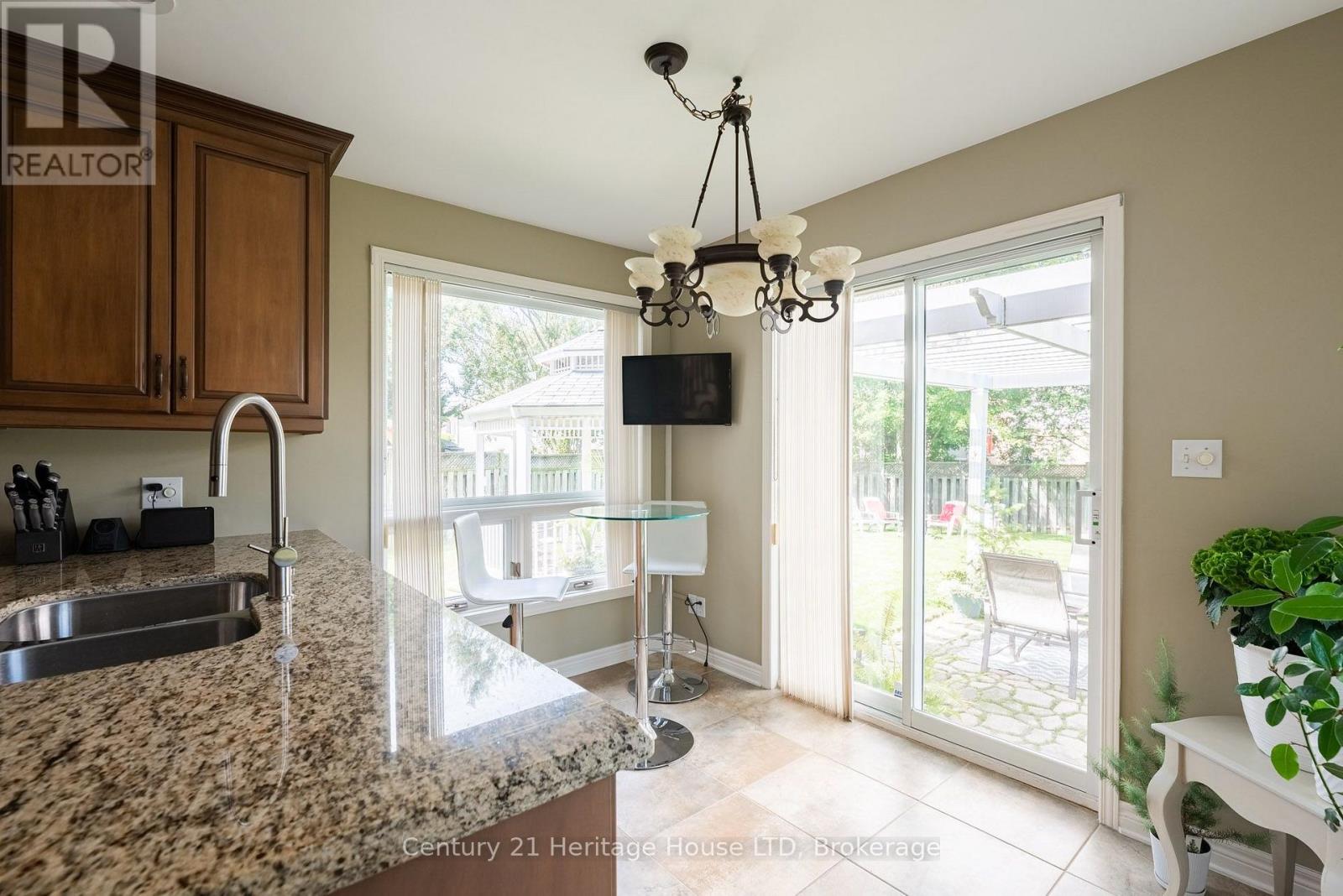 52 Farris Avenue, St. Catharines, Ontario  L2S 3W6 - Photo 14 - X13722060
