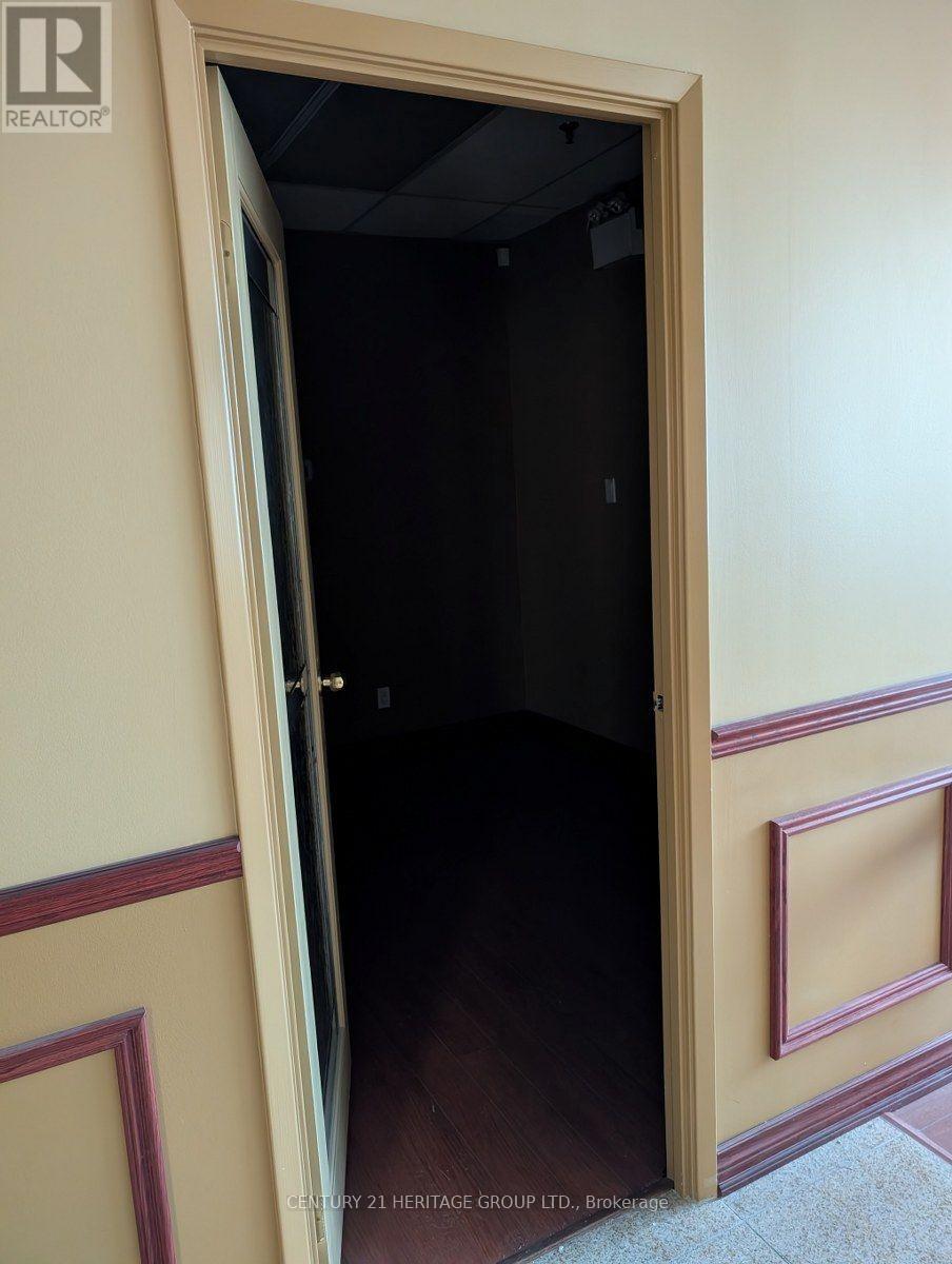328 & 331 - 550 Highway 7 E, Richmond Hill, Ontario  L4B 3Z4 - Photo 8 - N13702034