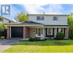 4 FURNESS CRESCENT, Toronto, Ontario