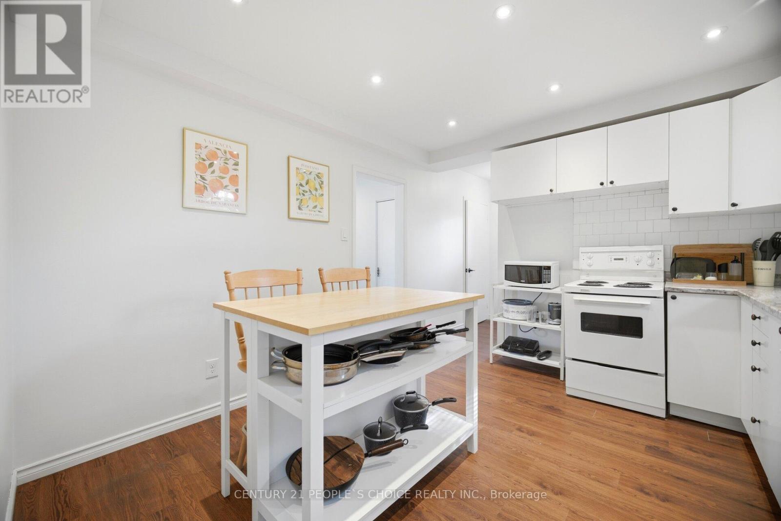 4 Furness Crescent, Toronto, Ontario  M9V 3V1 - Photo 13 - W13623814