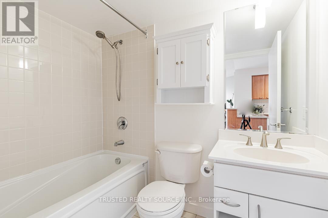 906 - 38 Lee Centre Drive, Toronto, Ontario  M1H 3J7 - Photo 13 - E13509560