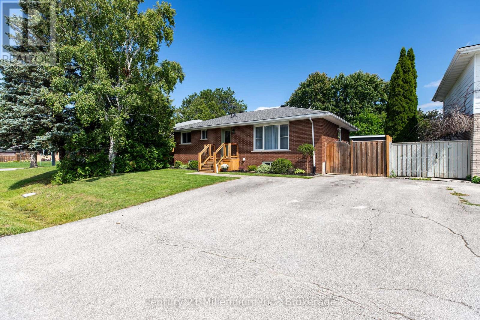 553 Spruce Street, Collingwood, Ontario  L9Y 3H9 - Photo 3 - S13722036