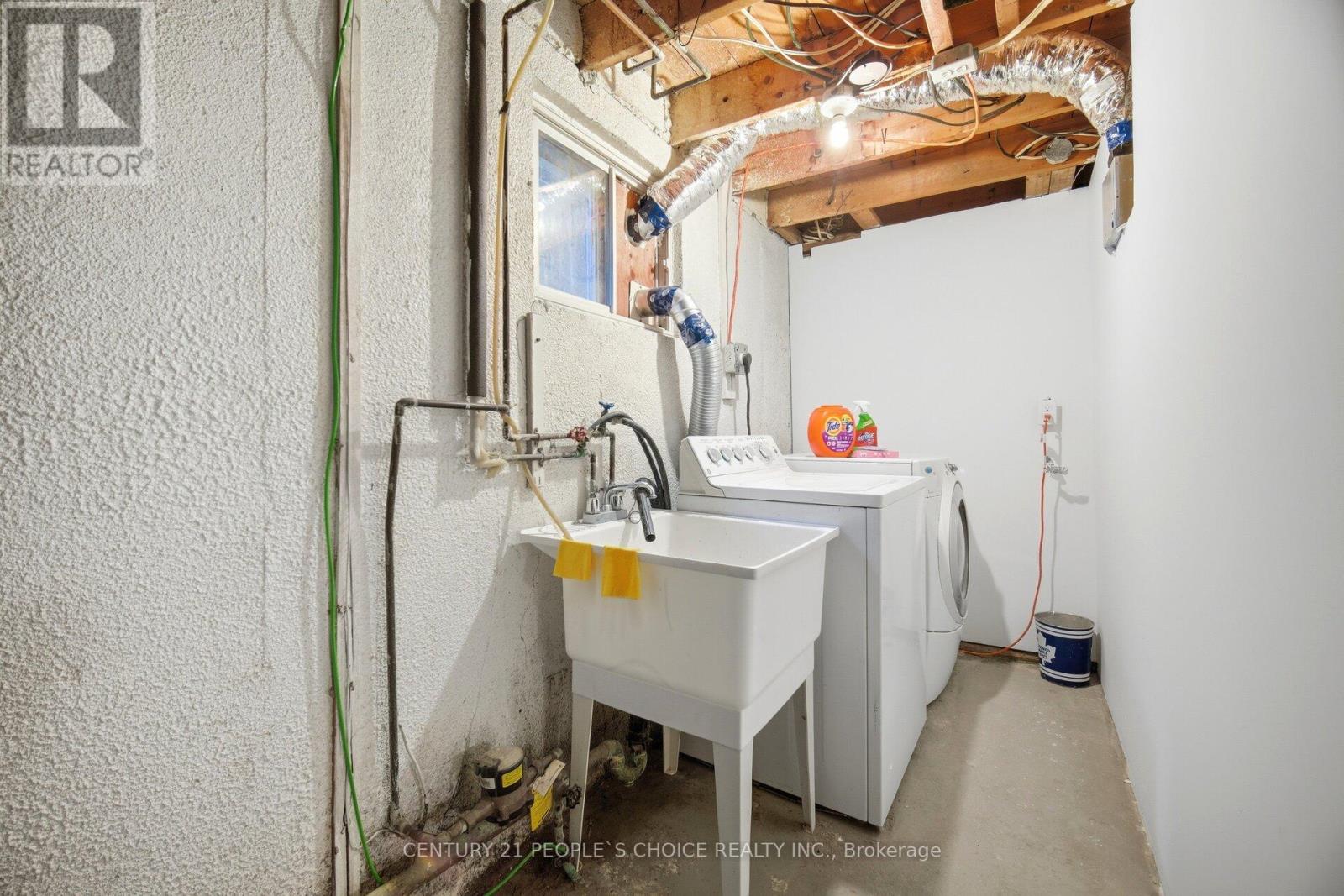 4 Furness Crescent, Toronto, Ontario  M9V 3V1 - Photo 37 - W13623814
