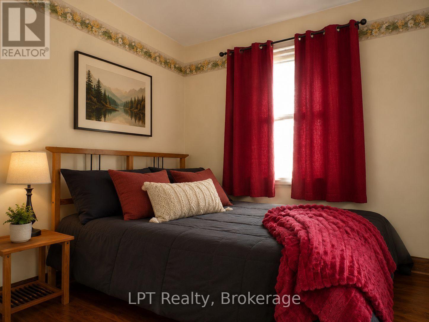 256 Farewell Street, Oshawa, Ontario  L1H 6L9 - Photo 6 - E13722062