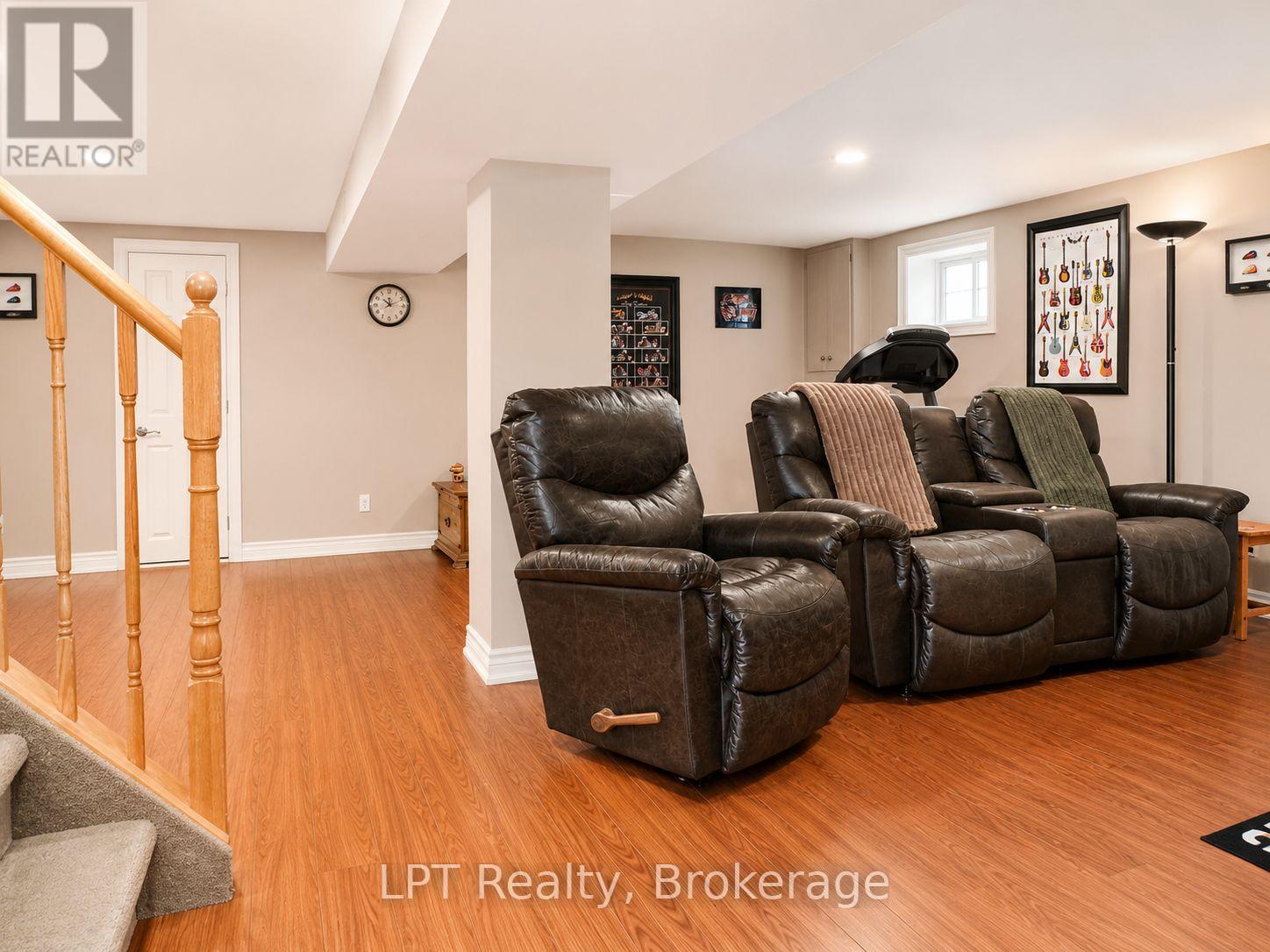 256 Farewell Street, Oshawa, Ontario  L1H 6L9 - Photo 9 - E13722062