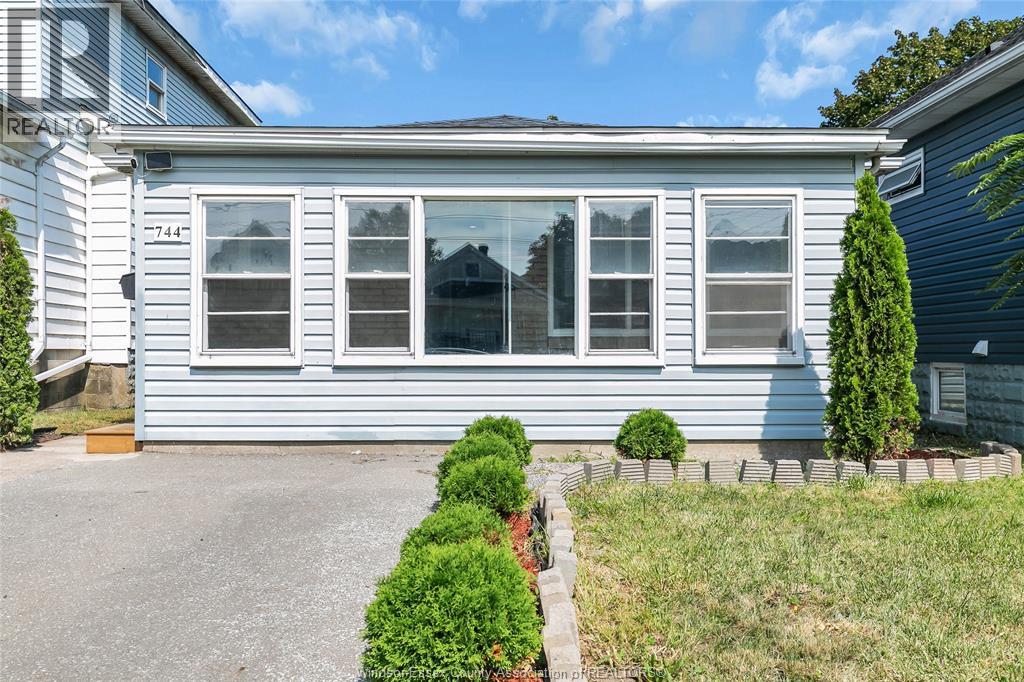 744 MCKAY AVENUE, Windsor, Ontario
