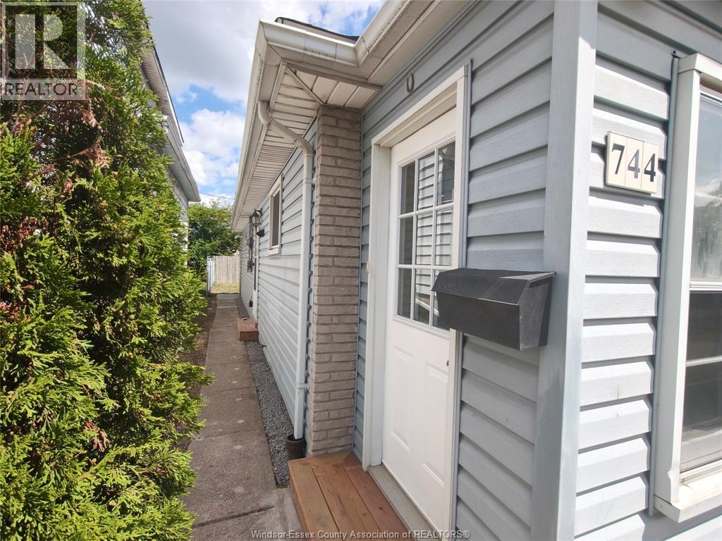744 Mckay Avenue, Windsor, Ontario  N9B 2A1 - Photo 28 - 26020457