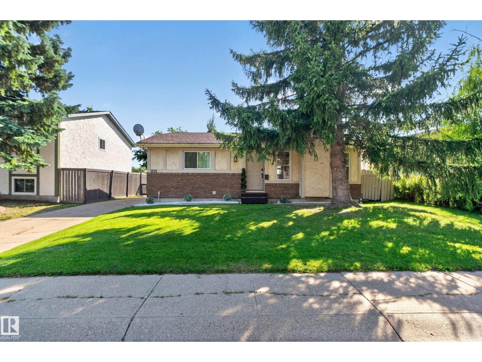 1931 145a Av NW, Edmonton, Alberta  T5Y 1S9 - Photo 2 - E4505894