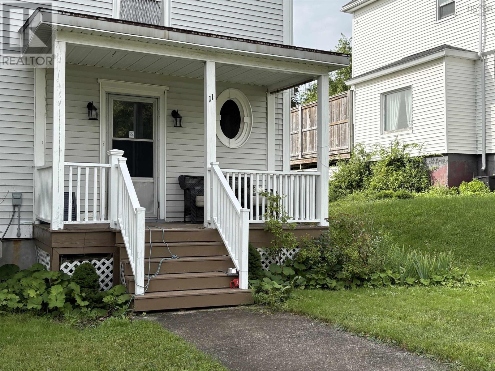 11 Victoria Avenue, Stellarton, Nova Scotia  B0K 1S0 - Photo 2 - 202620904