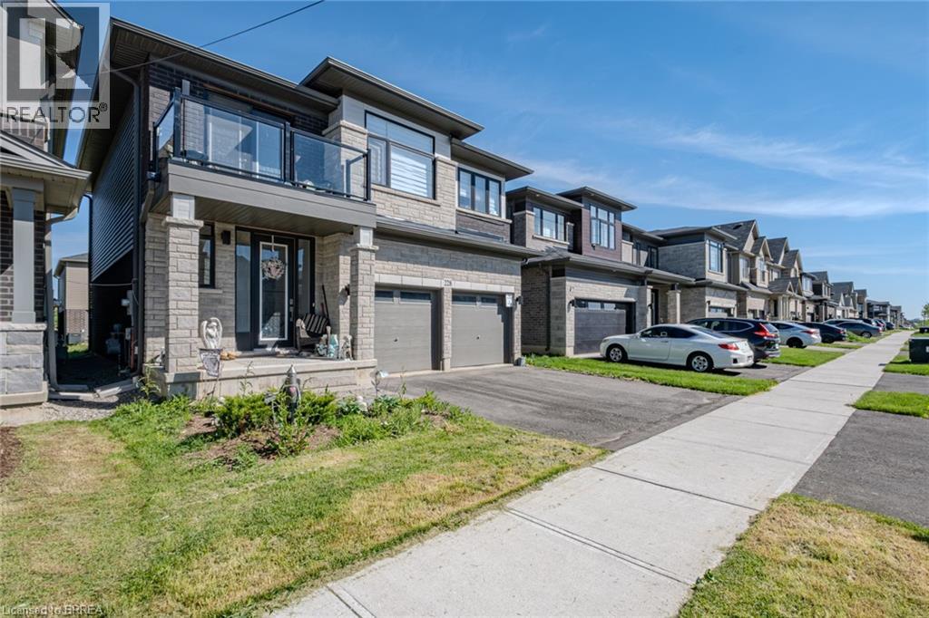 228 Longboat Run W, Brantford, Ontario  N3T 0X1 - Photo 3 - 40858457