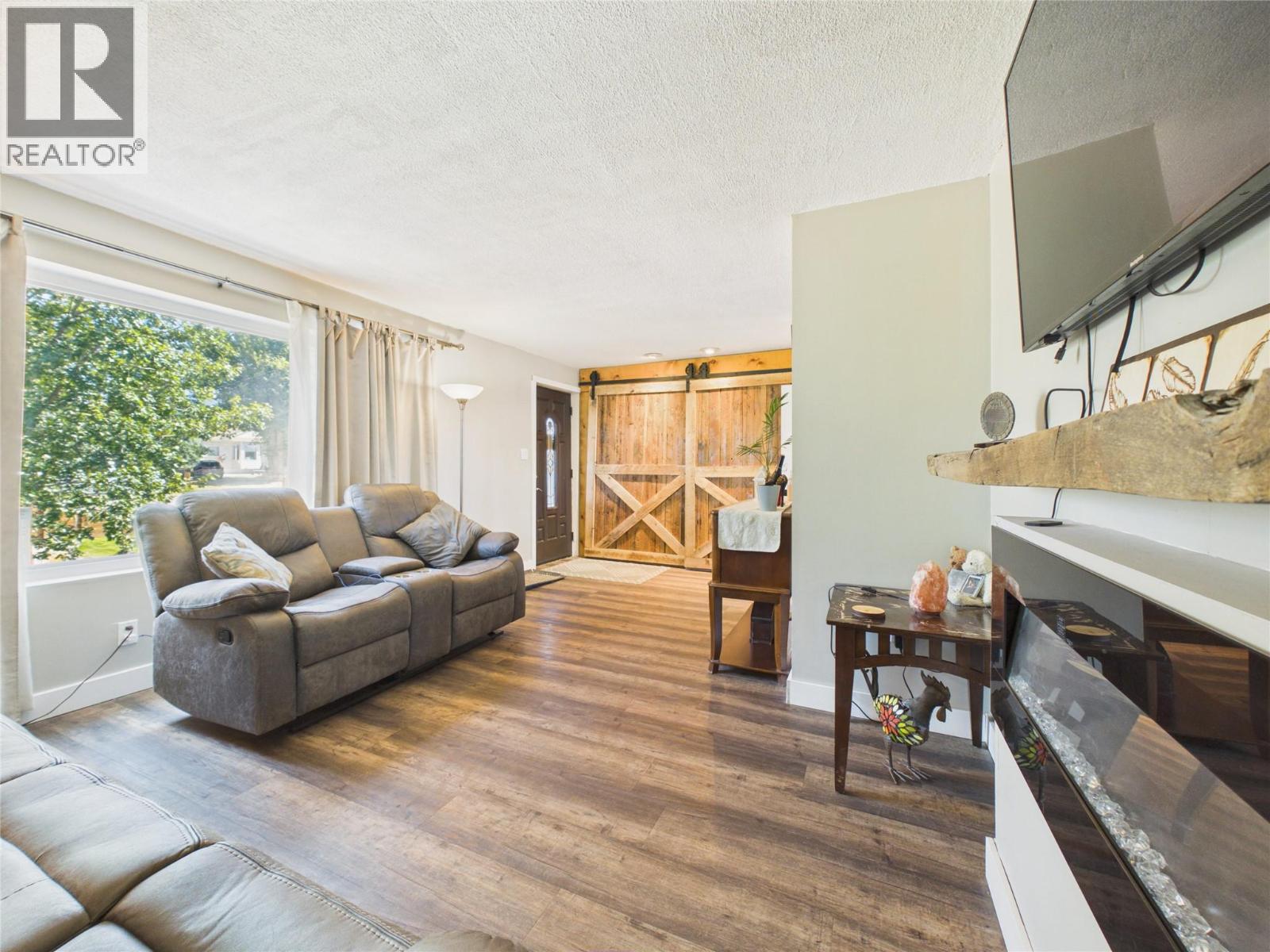 323 16th Avenue S, Cranbrook, British Columbia V1C 2Z8 - Photo 12 - 10398956
