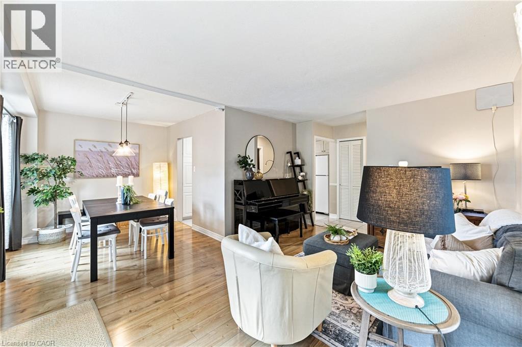 1270 Gainsborough Drive Unit# 61, Oakville, Ontario  L6H 2L2 - Photo 8 - 40857364