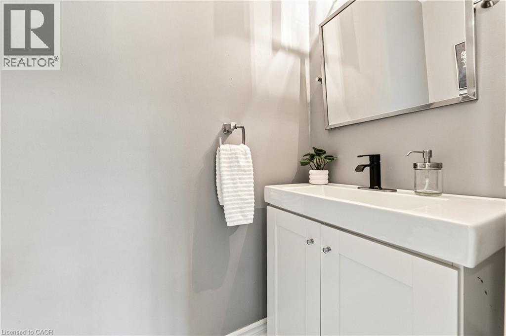1270 Gainsborough Drive Unit# 61, Oakville, Ontario  L6H 2L2 - Photo 10 - 40857364