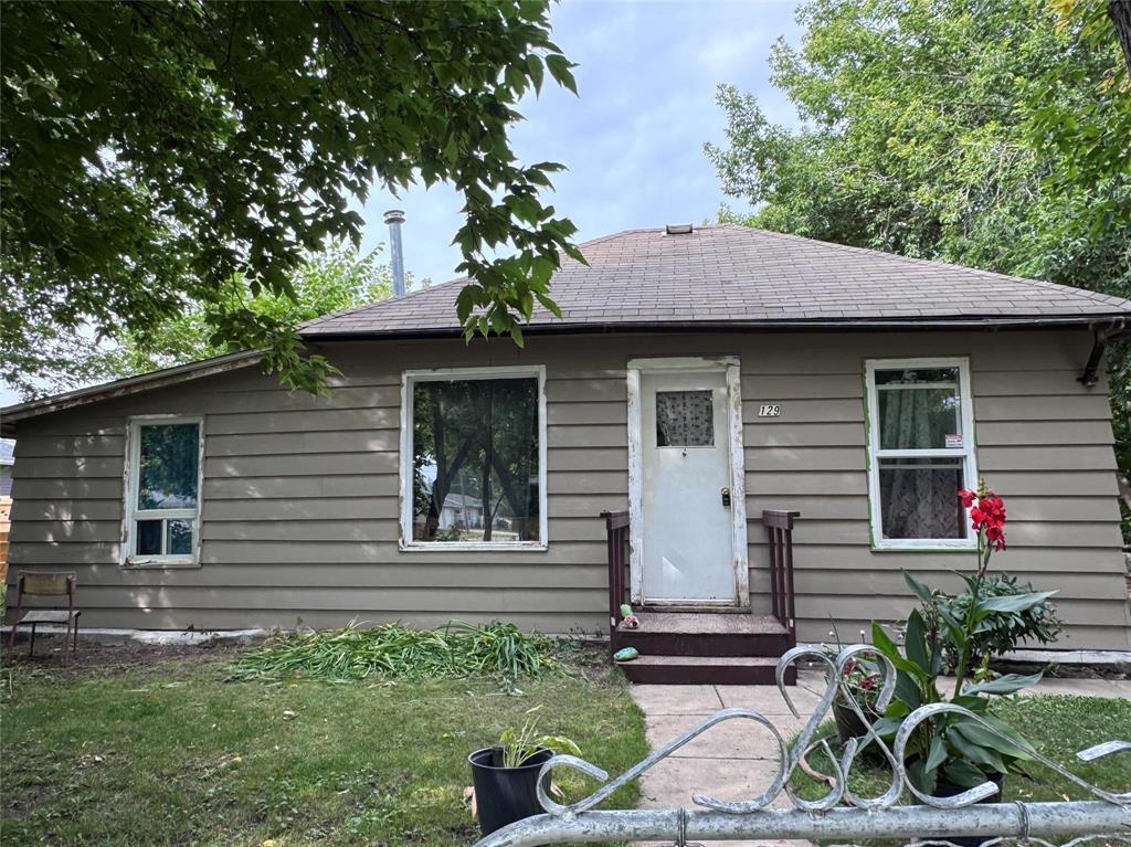 129 2nd Avenue NE, Roblin, Manitoba