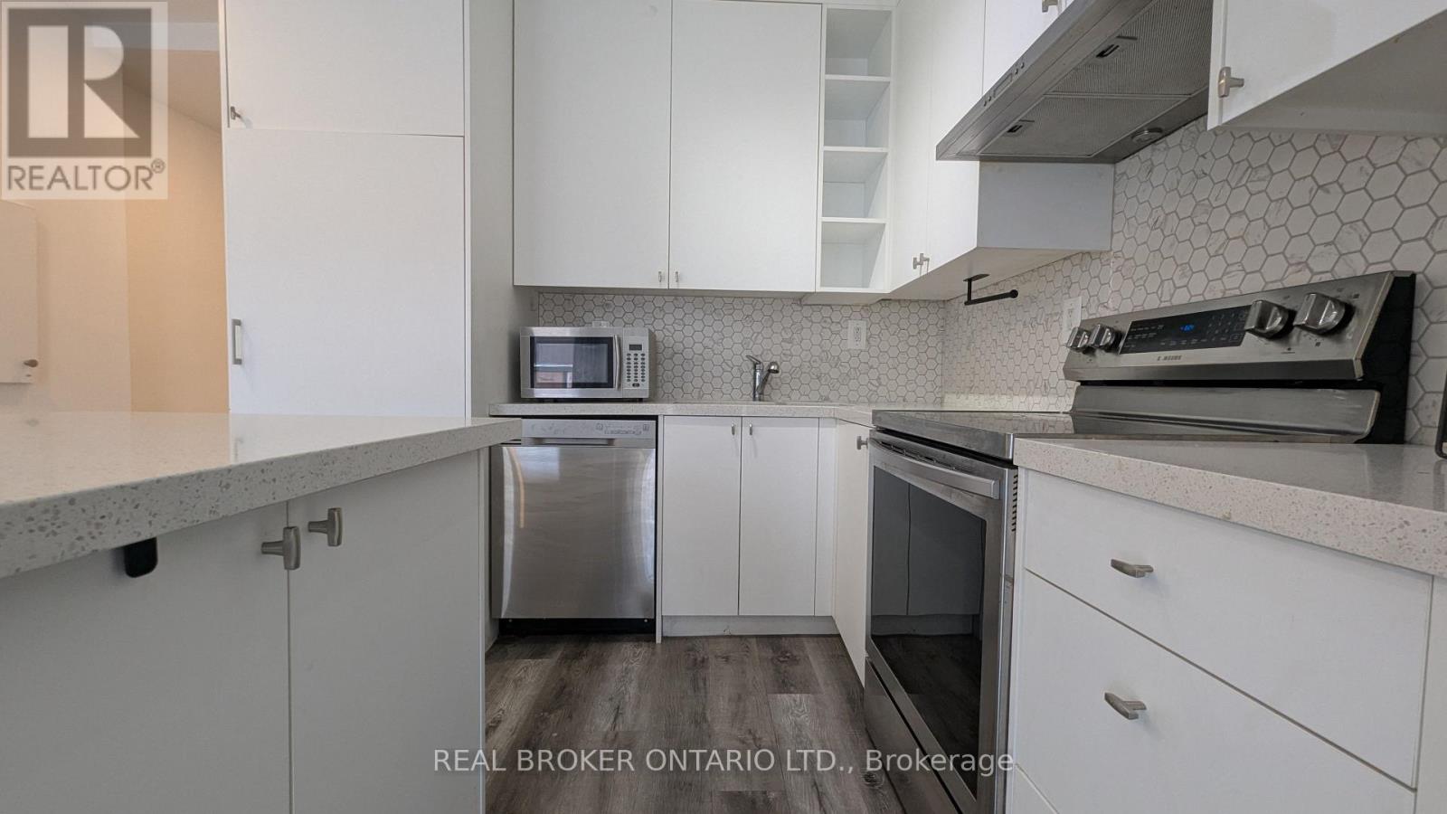 4 - 2199 Gerrard Street E, Toronto, Ontario  M4E 2C6 - Photo 4 - E13504220