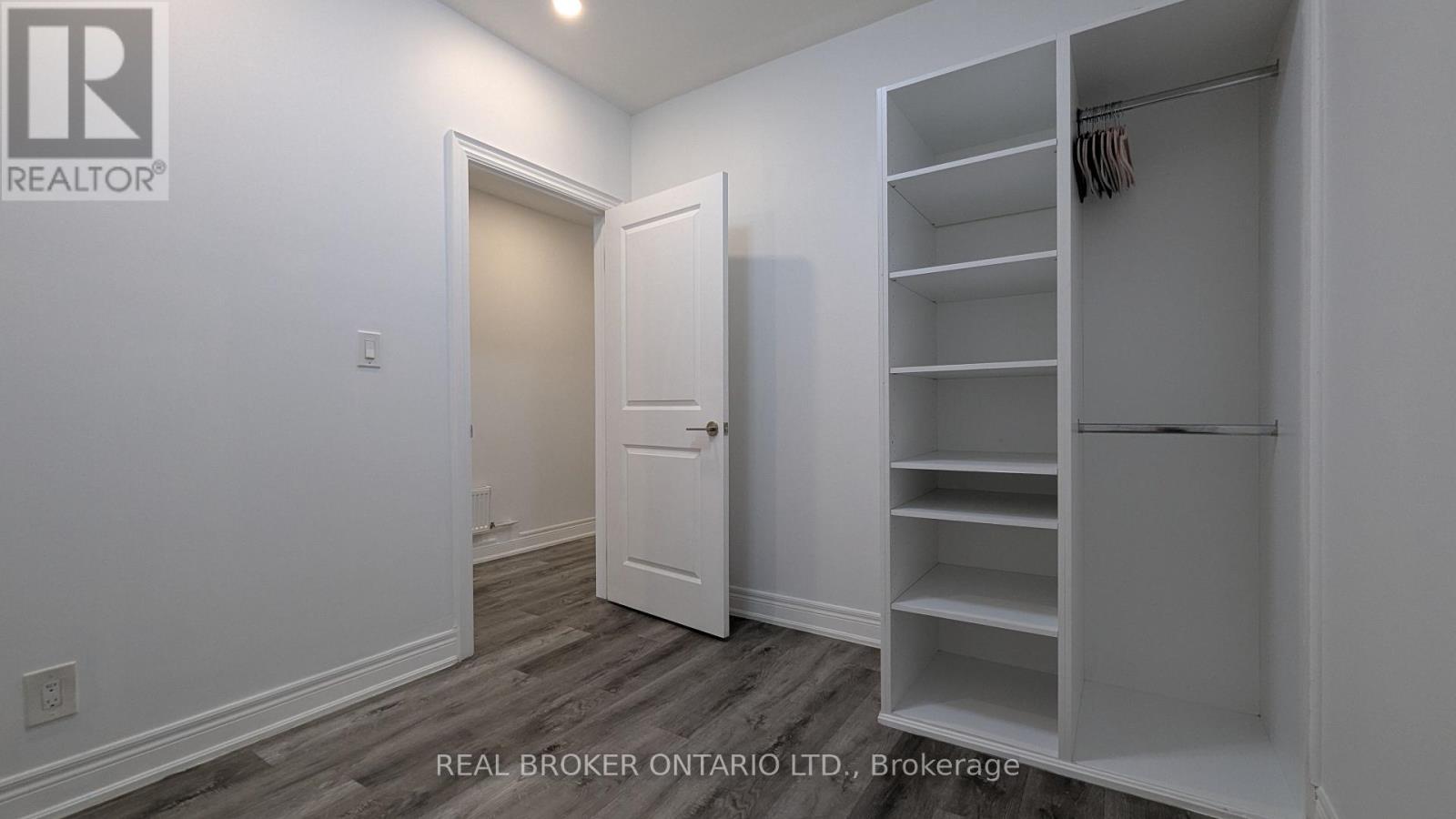 4 - 2199 Gerrard Street E, Toronto, Ontario  M4E 2C6 - Photo 9 - E13504220