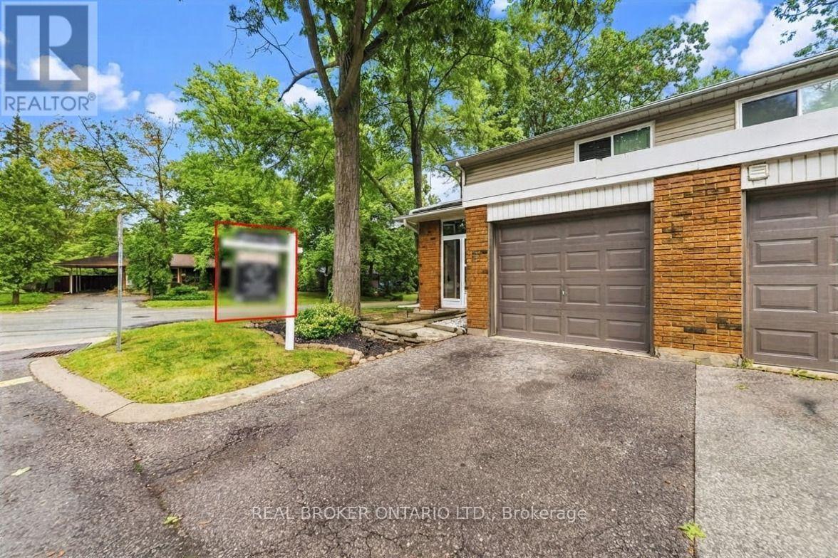 61 - 1270 Gainsborough Drive, Oakville, Ontario  L6H 2L2 - Photo 2 - W13717608