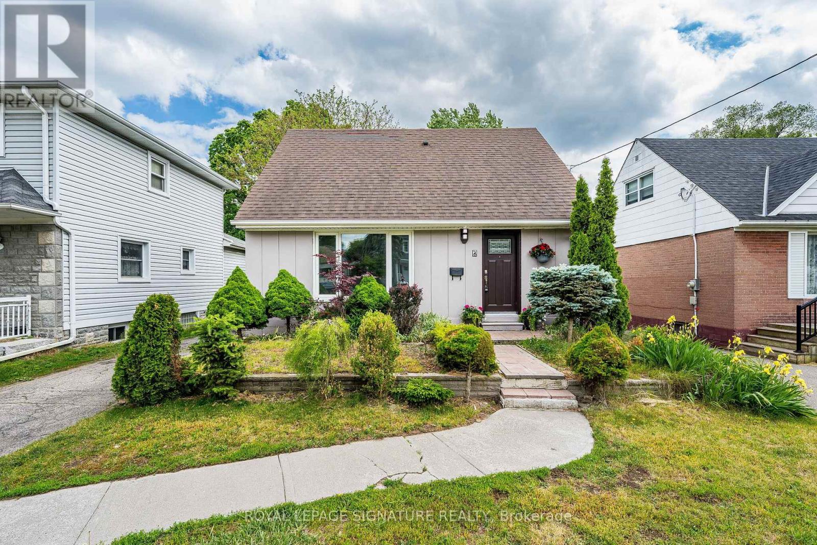 7 Putney Road, Toronto, Ontario  M8W 2K6 - Photo 2 - W13721930