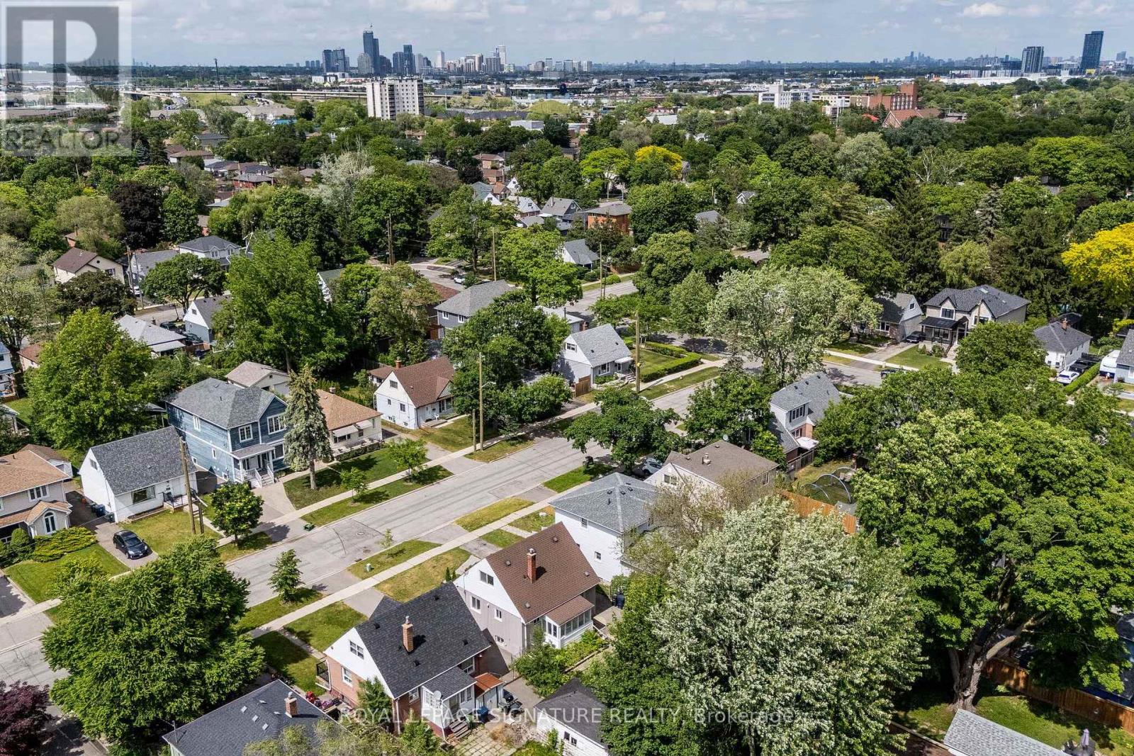 7 Putney Road, Toronto, Ontario  M8W 2K6 - Photo 36 - W13721930