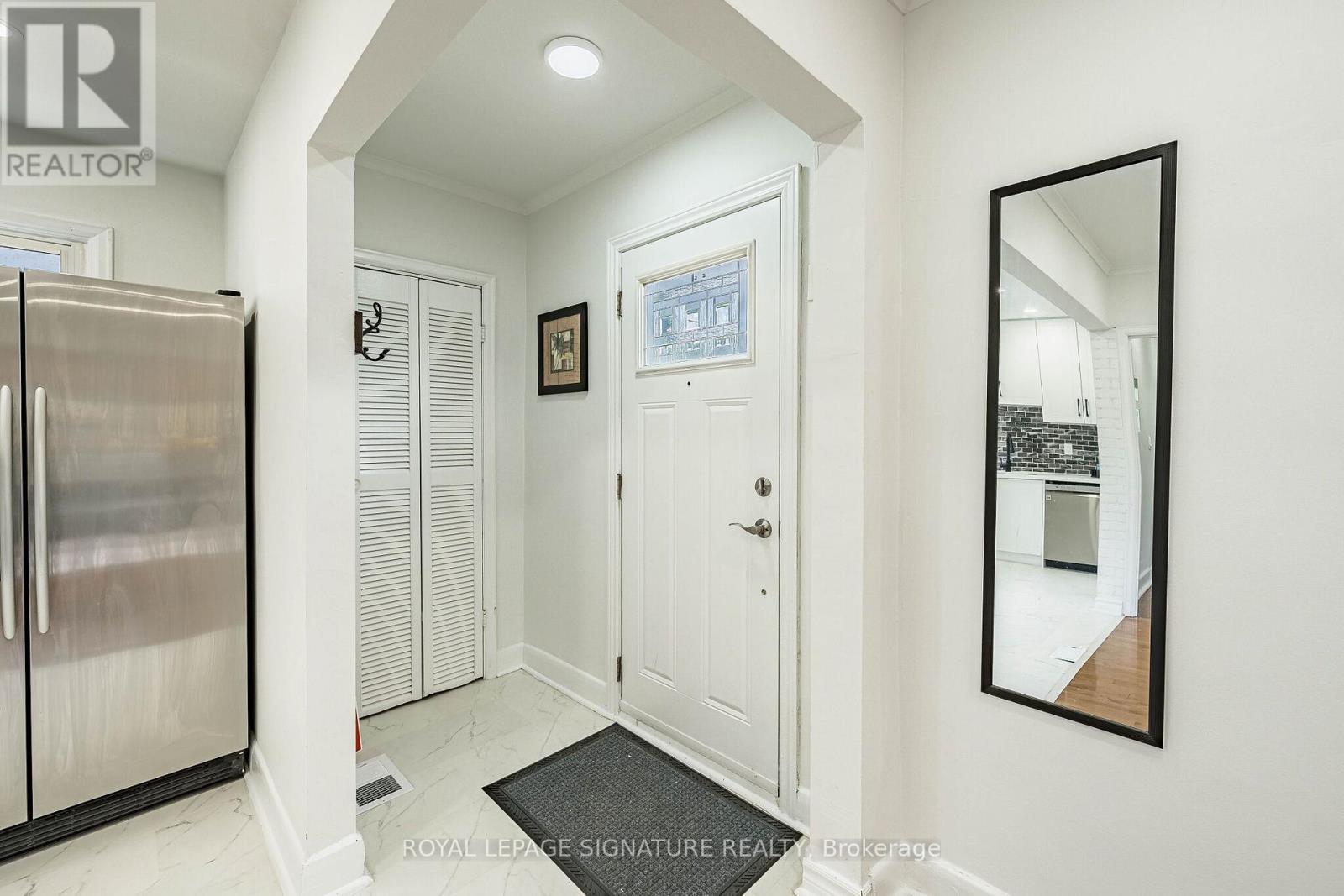 7 Putney Road, Toronto, Ontario  M8W 2K6 - Photo 4 - W13721930