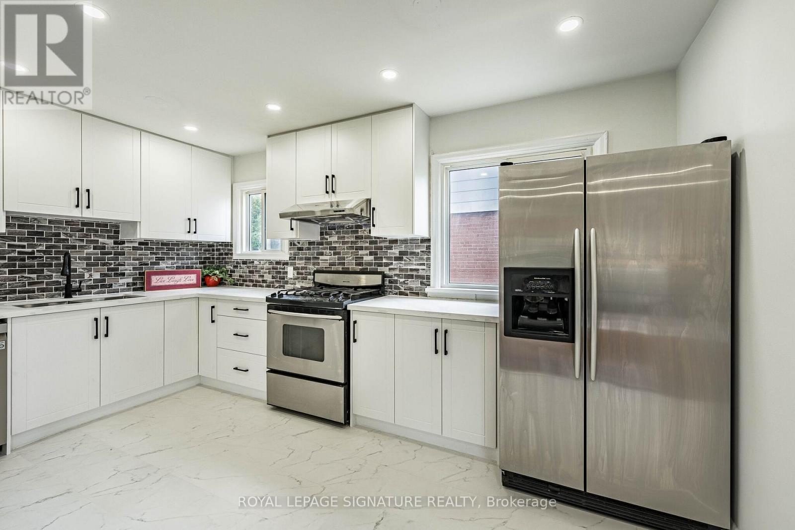 7 Putney Road, Toronto, Ontario  M8W 2K6 - Photo 9 - W13721930