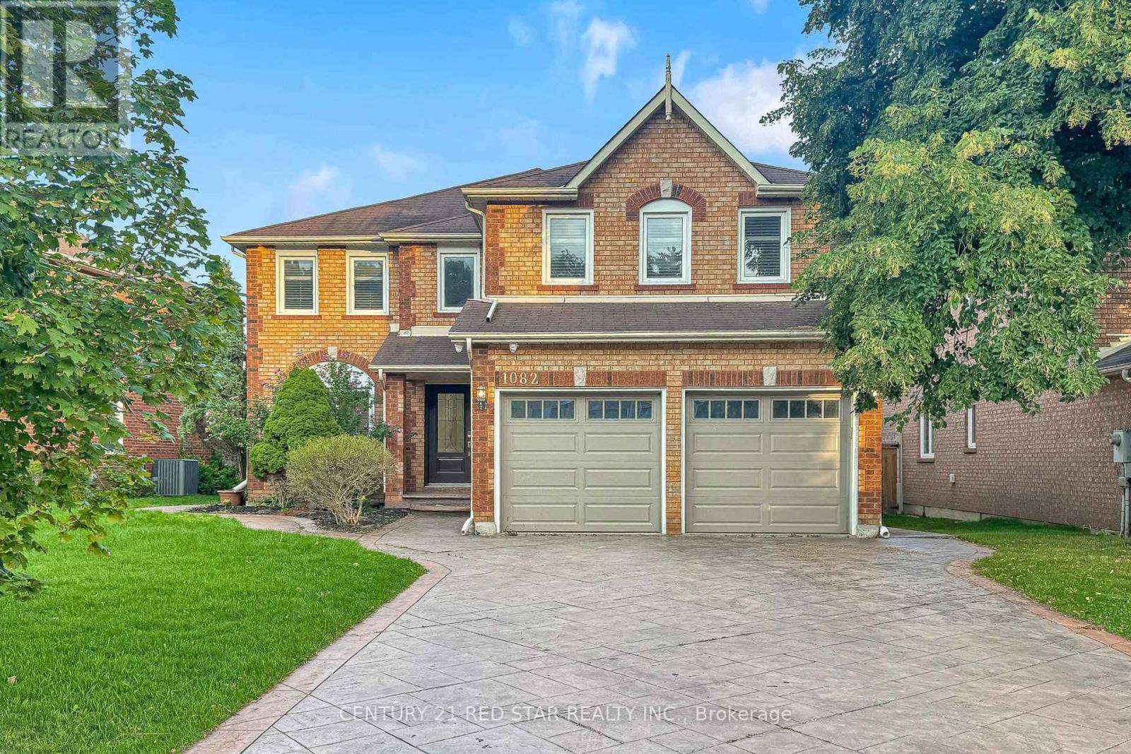 1082 Haydonbridge Court, Mississauga, Ontario  L5V 1J4 - Photo 2 - W13721948